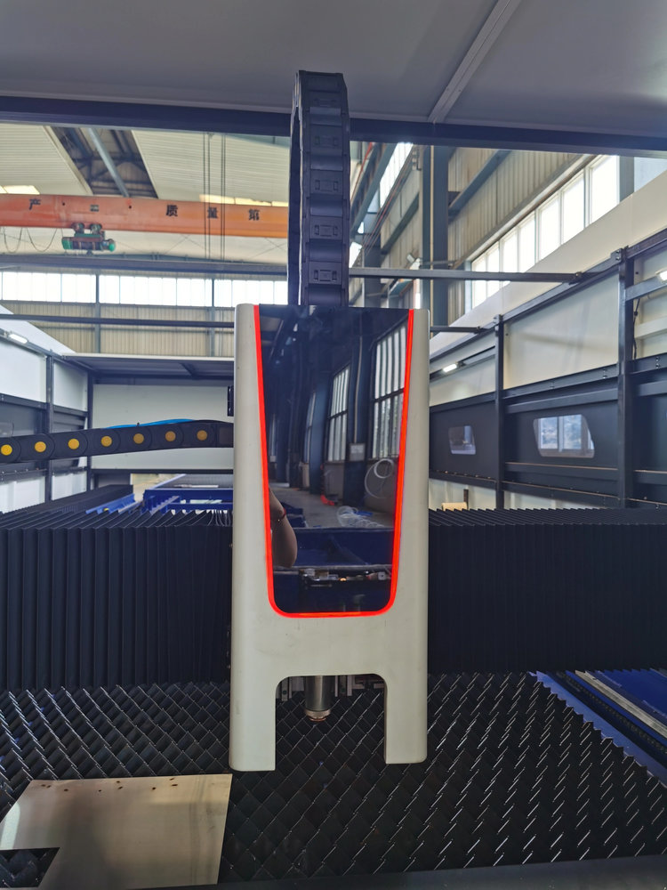 Fully Enclosed CNC Fiber Laser - đánh giá và giá Industrial Use Of Laser